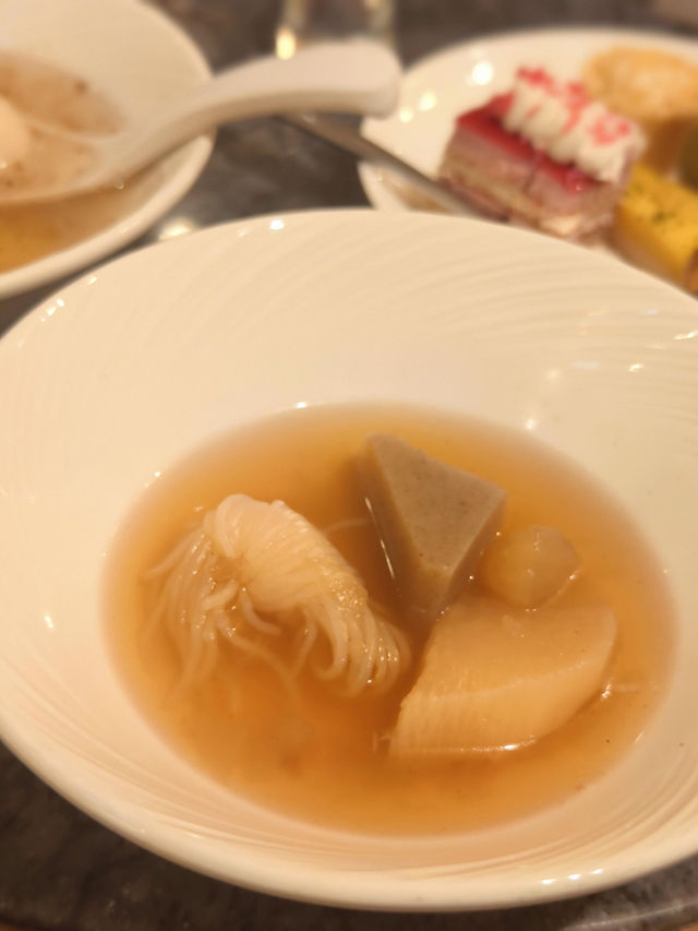 香港機場貴賓室初體驗!免費吃喝玩樂太香啦🥳 香港機場貴賓室初體驗!免費吃喝玩樂太香啦🥳