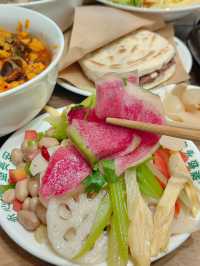 嚟呢度食泡饃嘅都係本地人，真係老陝認證。