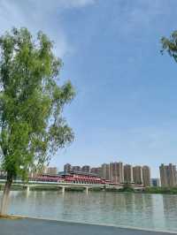 咸陽湖畔‧流光溢彩的水色