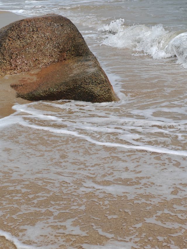 南澳島｜絕美海島治癒系玩法！吹爆這片玻璃海！ 南澳頂流！廣東小墾丁名不虛傳！燈塔風車沙灘全都有