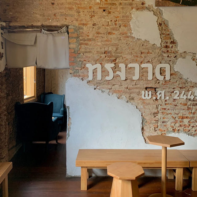 🏛️☕️방콕에서 발견한 고급스러운 카페, 디자인에 감동했습니다! 