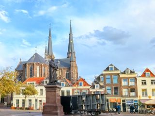 ทัวร์สถาปัตยกรรมลับของเดลฟท์