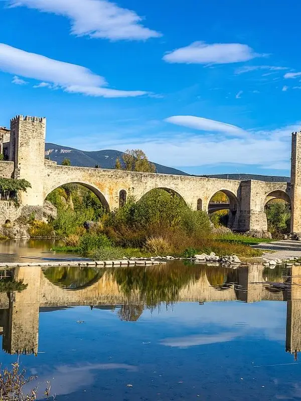 Spain 1-Day Private Car Tour Overflowing with Happiness