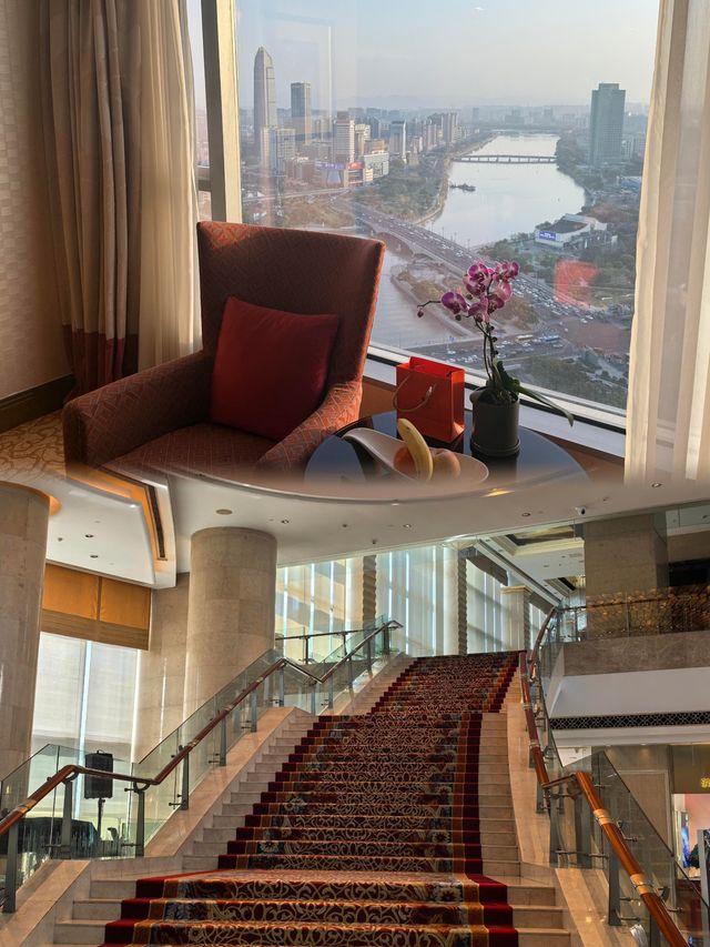 出差酒店的天花板住一次就被震撼到了! ! ! 出差酒店的天花板住一次就被震撼到了! ! !