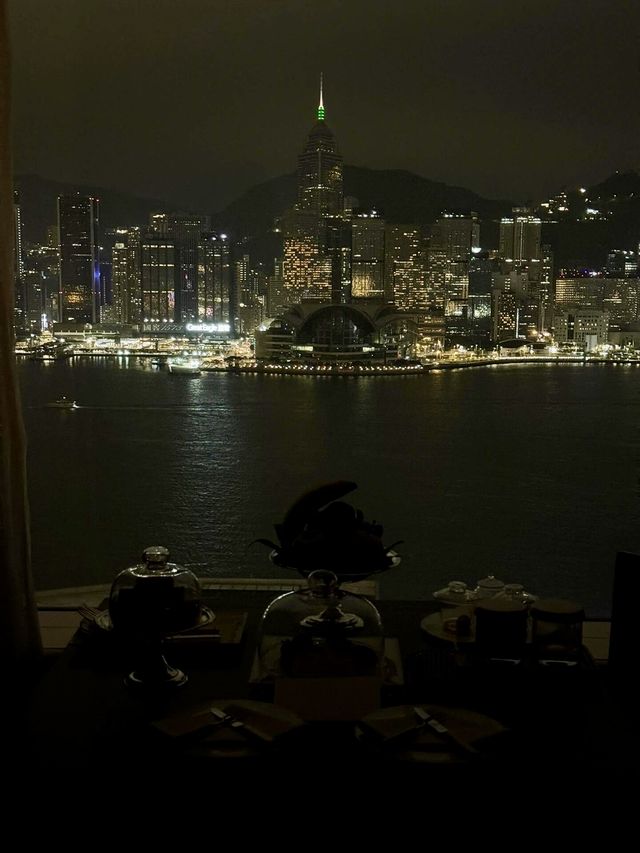 香港半島酒店:維港之畔的百年傳奇 香港半島酒店:維港之畔的百年傳奇