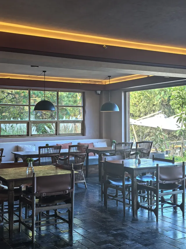 這扇窗景滿足了我對瀘沽湖的一切想像