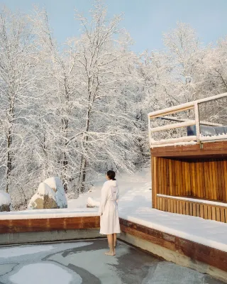 Spabalnea, a healing-themed film near Montreal.