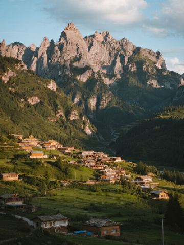 Gannan Hiking First Experience｜Easy Family Walk in Namo Canyon, Exploring the Source of Bailong River