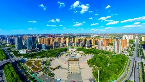 Yulin travel guide: best time to visit and what to wear - Best season: May to October is ideal. At this time, the grasslands are green and the Danxia landforms are vividly colorful — traveler post in Suide