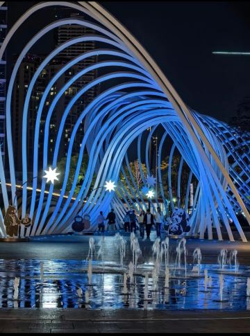 Falling in love at first sight | The spiral bookshelf at Shenzhen