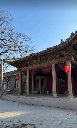 The gatehouse of Xiazhou Ancient Village in Shouyang is stunning.