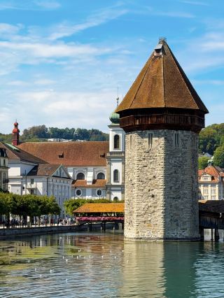 France, Italy, and Switzerland 4-day group tour guide for 4k per person