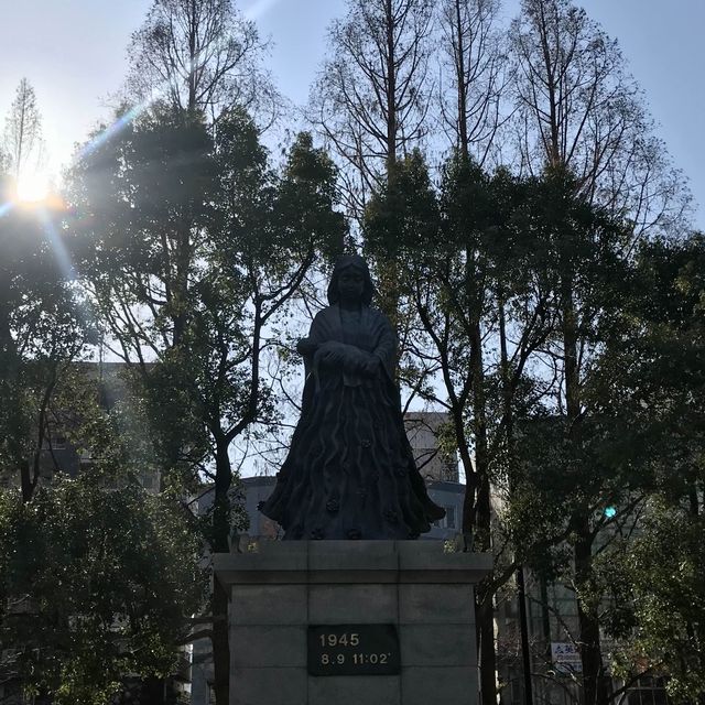 從歷史既慘痛經歷，學會珍惜得來不易既世界和平！