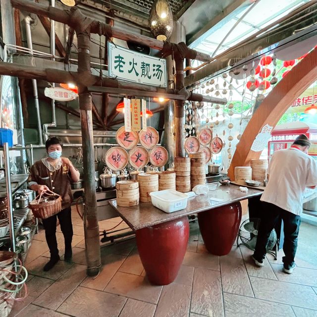 中山美食🌺非常出色嘅燒乳鴿，餐廳裝修有風味❤️石岐佬🍖