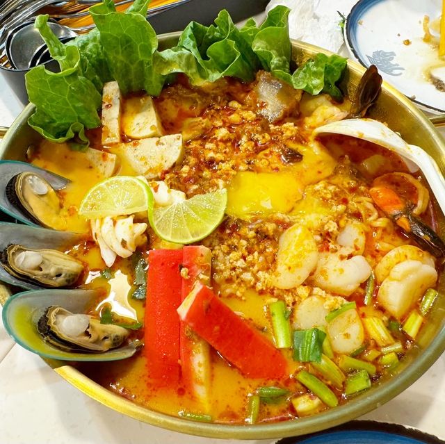 好友歡聚食返餐！