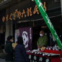 上賀茂神社で、神馬に人参をやったのが楽しかった。