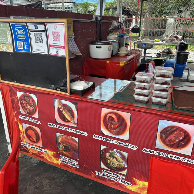 Mini food centre with affordable meals!