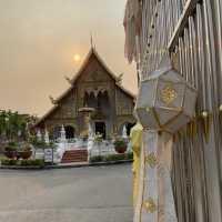 สักการะพระพุทธสิหิงค์ เชียงใหม่