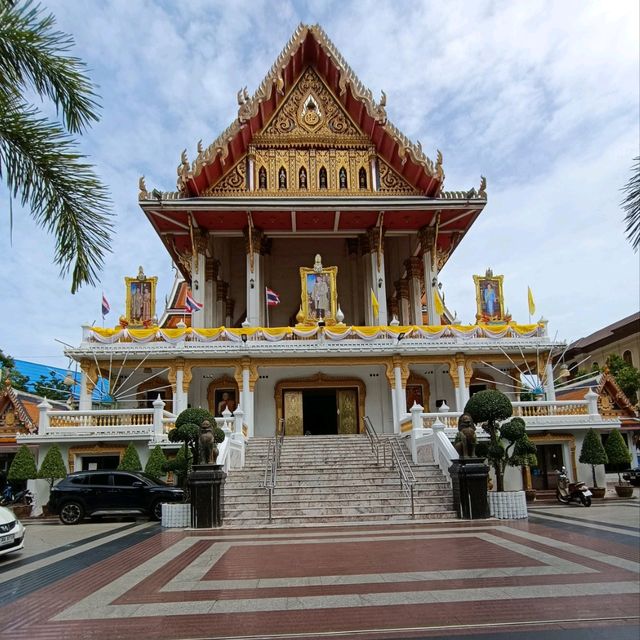 One Of The Oldest Temple In Bangkok! Not to Be Missed!