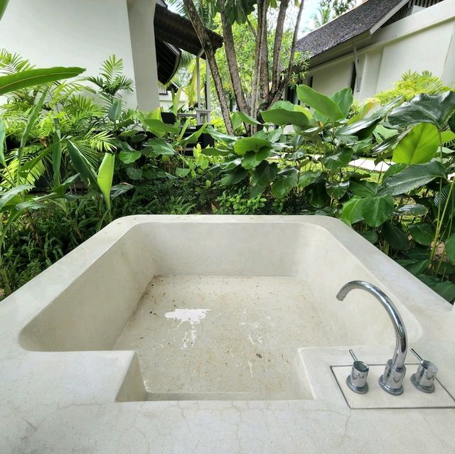 รีวิว Outtrigger Khao Lak Beach Resort