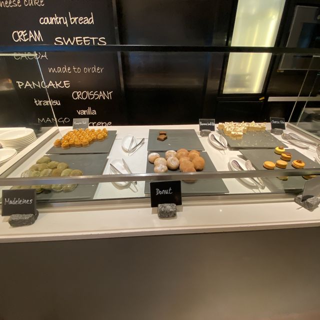 型格的環境享用自助下午茶