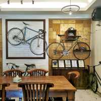 Old Bike Cafe, nice cafe in a small town! ☕