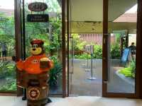 A&W at Bird Paradise