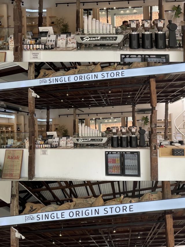望住清邁塔佩門古城牆｜優質咖啡店🤍