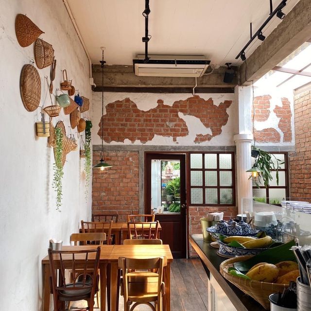 Baan Kao Nhom deserts and cafe
