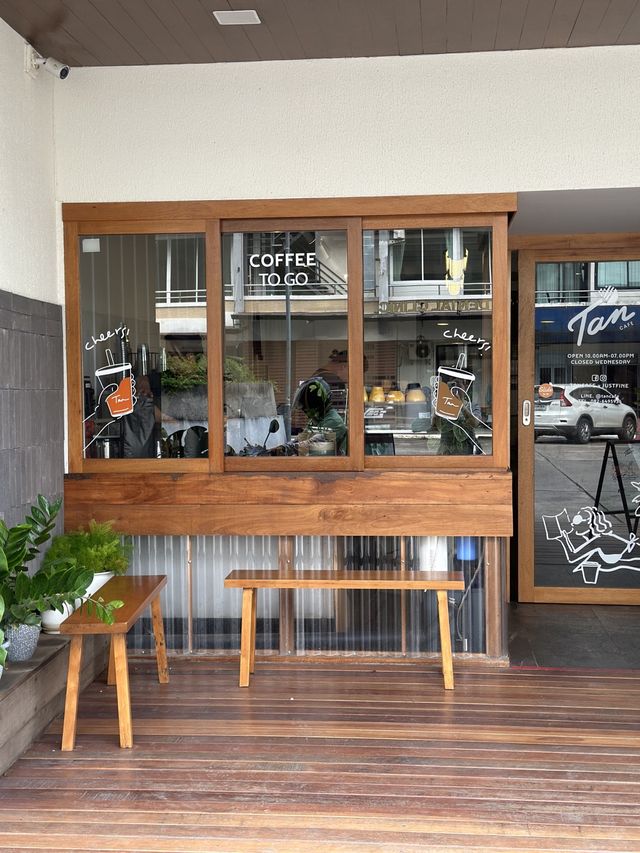 Tan cafe X
