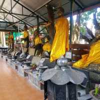 ไหว้พระธาตุคนปีเกิดปีมะเส็ง วัดเจ็ดยอด เชียงใหม่