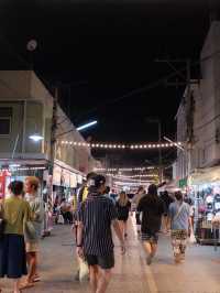 ตลาดน้ำอัมพวา เที่ยวใกล้กรุง บรรยากาศสุดโรแมนติก✨