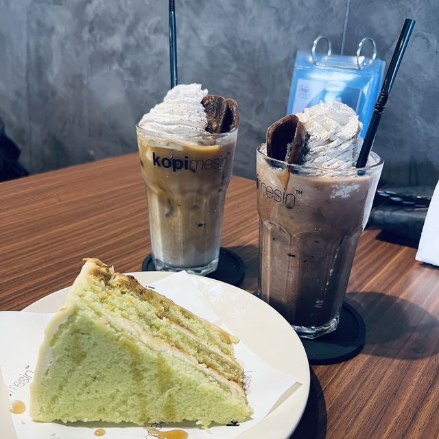 Chill Cafe vibes : Kopi Mesin cafe