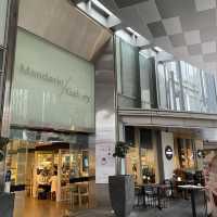 Mandarin Gallery - a more upscale shopping ma