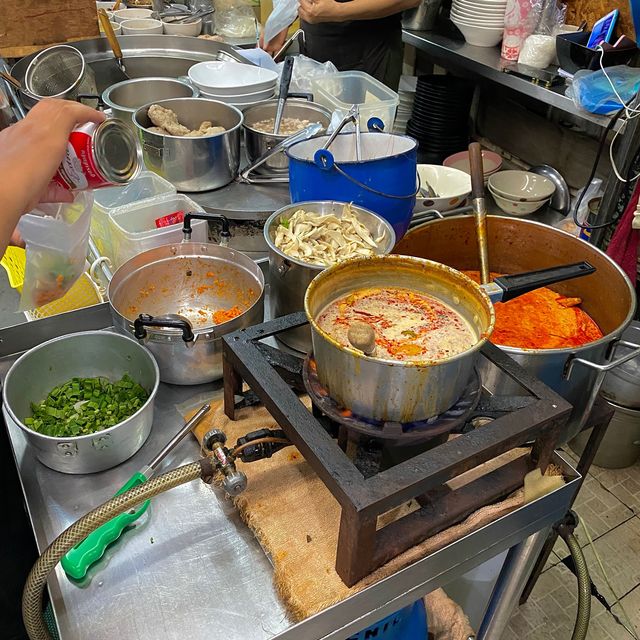 태국 방콕 해산물이 푸짐한 똠얌꿍 누들맛집 🦐
