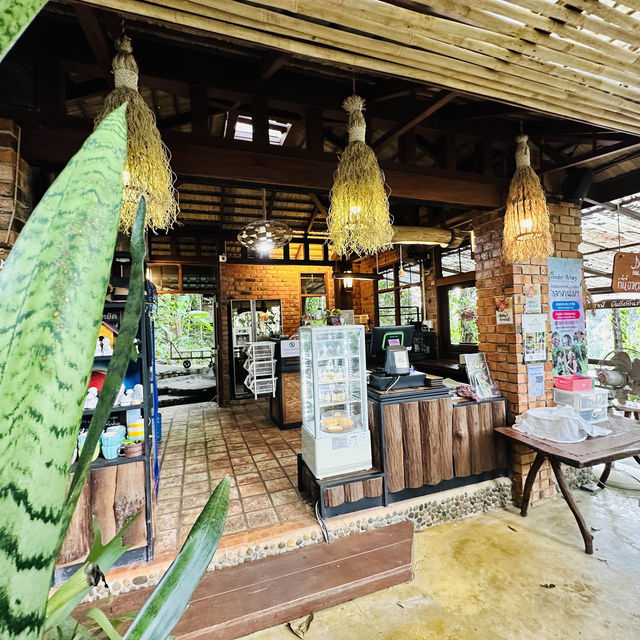 เชสท์นัท ฮิลล์ อีโค่ รีสอร์ท & คาเฟ่