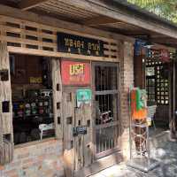 Long-Dong หลงดง คาเฟ่