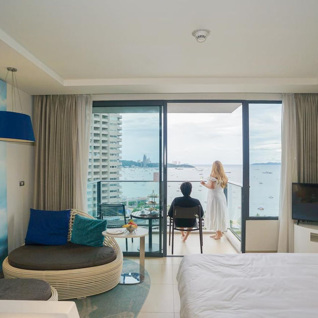ที่พักติดชายหาดพัทยา Holiday Inn Pattaya