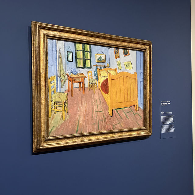 Step into the Vincent Van Gogh’s artistry!🖼️