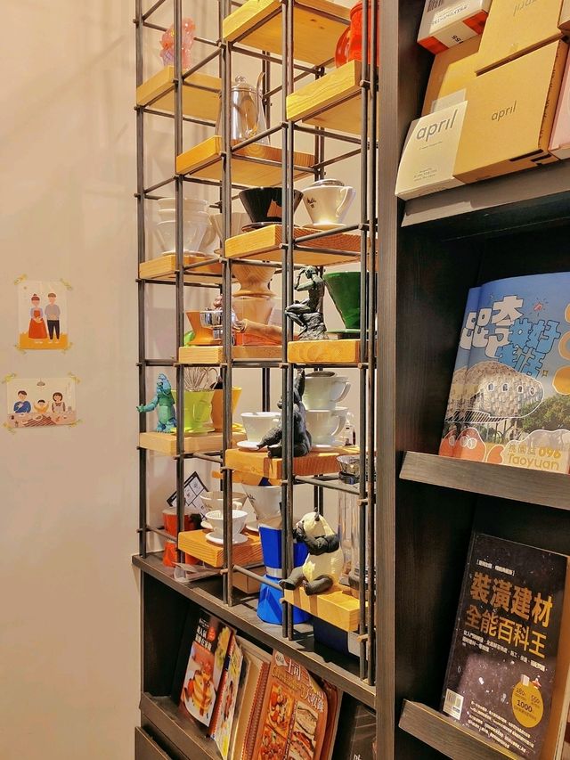中壢丨老街溪旁邊的可愛咖啡店丨理性與感性