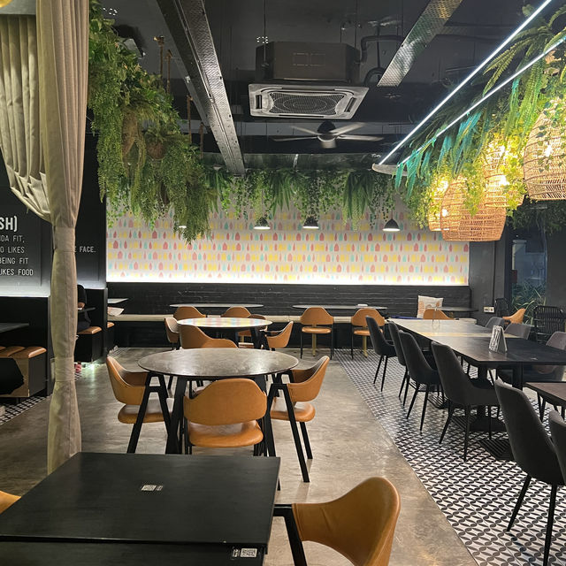 Kl한인타운 몽키아라에 감각적인 카페, Kanteen