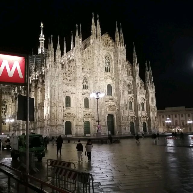 Duomo di Milano at night!