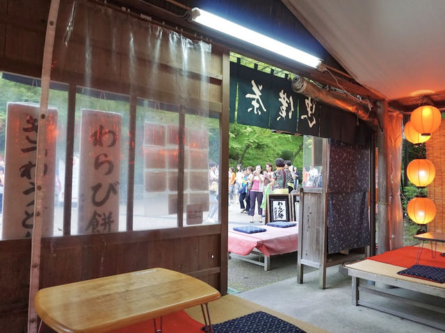 Shitakiri ร้านน้ำชาบนเนินเขาวัดคิโยมิสุ