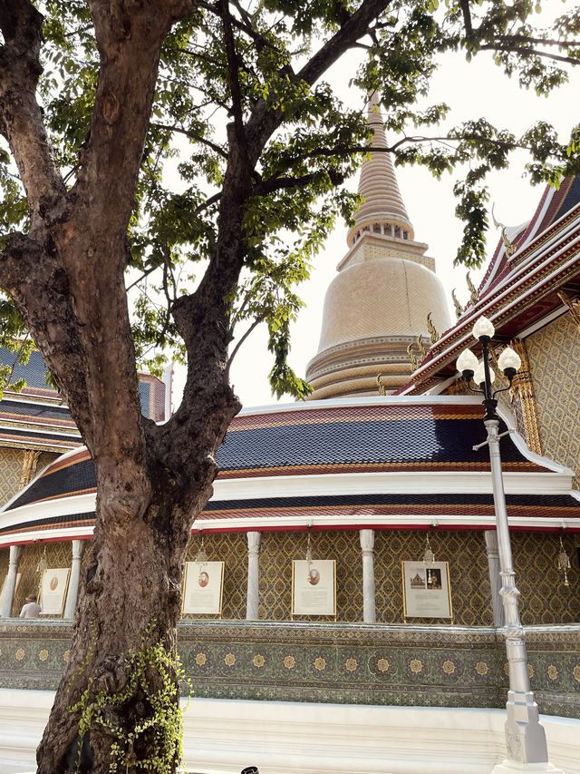 ไหว้พระทำบุญที่วัดราชบพิธสถิตมหาสีมารามราชวรวิหาร