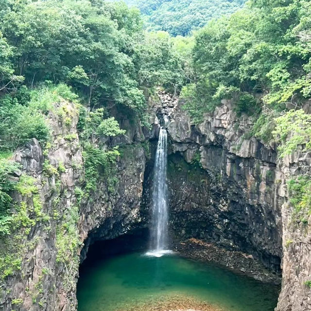 「千條瀑布 - 大自然奇景，敬畏自然之美」