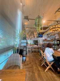 可愛い過ぎて食べられない！おしゃれcafeの『Dogアイス』
