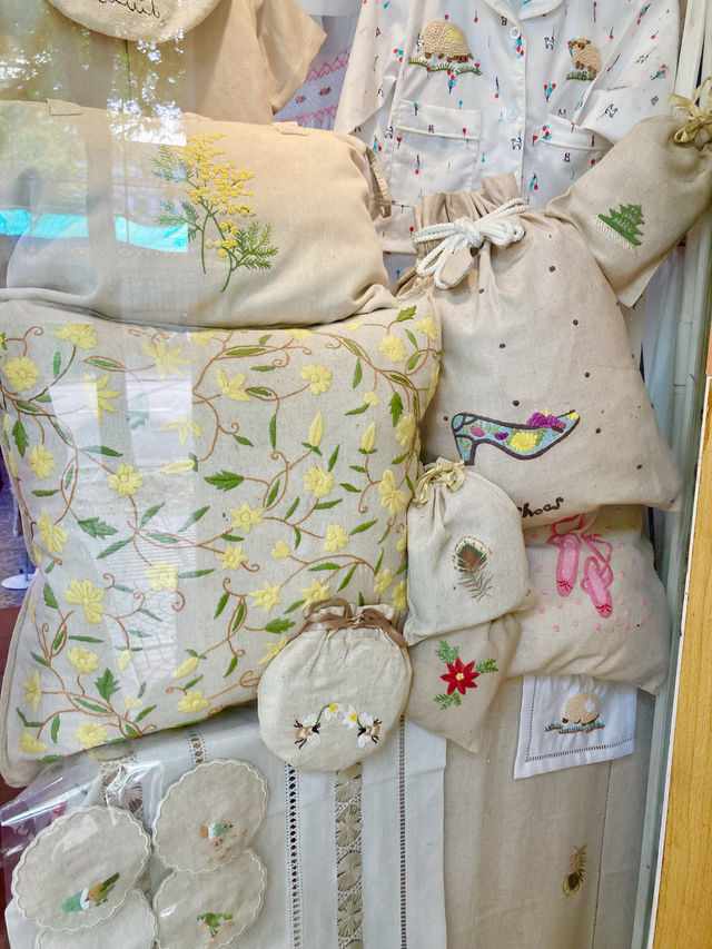 【女子はほぼ吸い込まれるお店】ホーチミン土産にベストなハンドメイド刺繍ポーチ