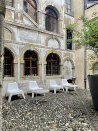 Travel House
