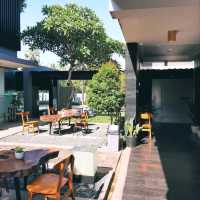 THIS COFFEE SHOP IS LOCATED INSIDE THE EMERALD CLUB HOUSE
