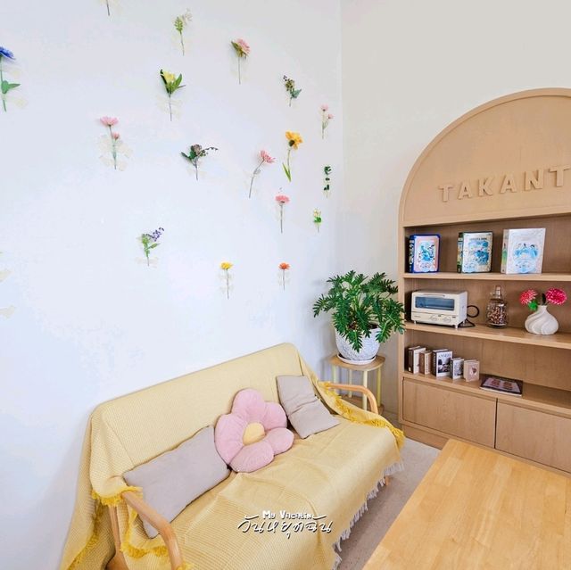 Takanta Cafe' & Restaurant - ตระการตา  🌟